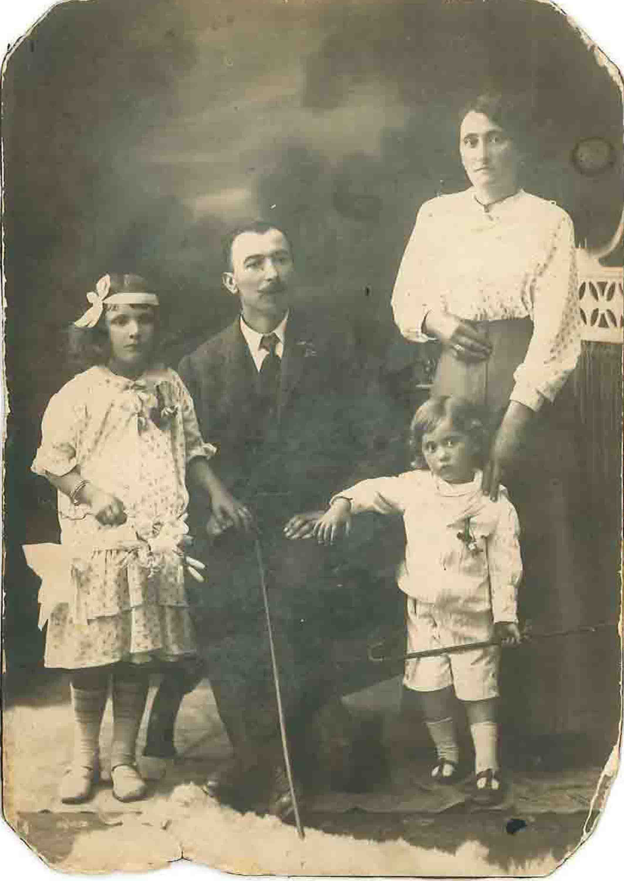 Vincenzo Puschiasis e famiglia